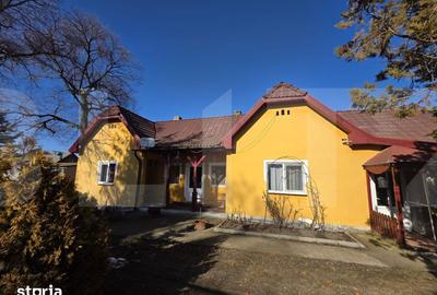 Casă cu 3 camere cu Teren 4669 Mp în Moacșa - 1