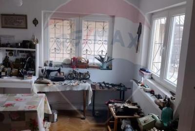 Casă cu 6 camere cu Teren 1000 Mp în Central - 2