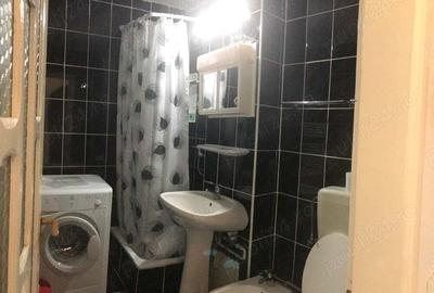 PROPRIETAR,inchiriez ap.2 camere decomandate Strand.et.3 - 5