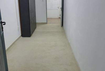 Spațiu comercial, de 250 mp, în Central - 4