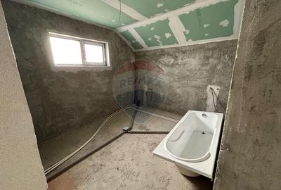 Casă / Vilă cu 4 camere de vânzare în zona Ghercesti - 11