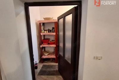 Casă cu 13 camere cu Canalizare în Recaș - 20
