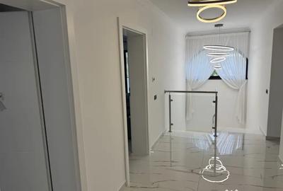 Casă cu 5 camere în Ostroveni - 14