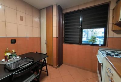 Apartament cu 3 camere semidecomandat în Giulești - 15