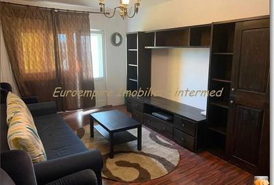 Apartament cu 3 camere decomandat, mobilat în Dacia
