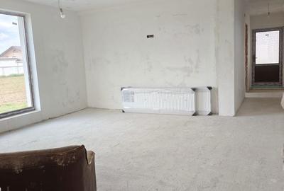 Casă cu 4 camere cu Teren 508 Mp în Ulmi - 14