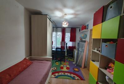 Uranus, 2 camere, vagon, etaj 3,fara comision, 90000 euro Uranus, 2 camere, vagon, etaj 3,fara comision, 90000 euro - 3