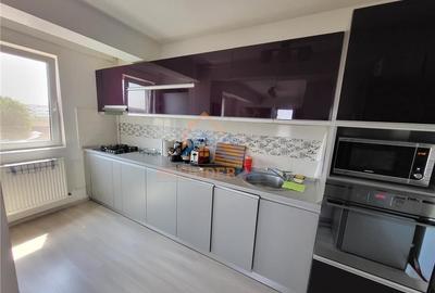 Apartament de vanzare cu 3 camere in zona Trapezului - 5