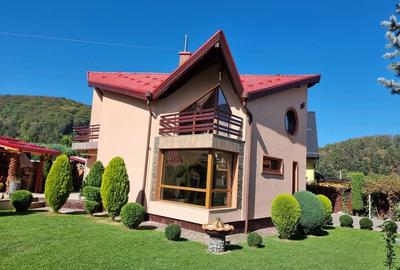 Casă cu 4 camere decomandat în Bunloc - 4