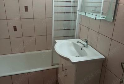 Apartament cu 2 camere semidecomandat în Cetate