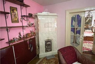 Casă individuală cu 7 camere cu Canalizare în Sub Arini - 3