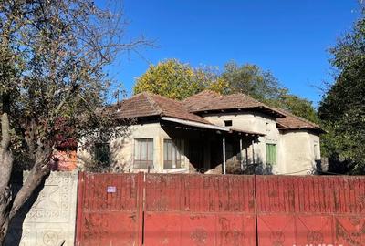 Casă cu 5 camere cu Teren 2200 Mp în Orlești - 4