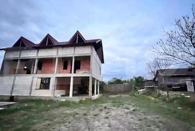 Casă cu 10 camere cu Teren 785 Mp în Central - 16