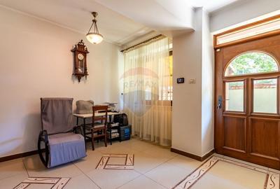 Casă cu 6 camere cu Teren 490 Mp în Eroii Revoluției - 5