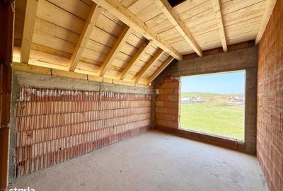 Casă cu 5 camere cu Teren 340 Mp în Șura Mare