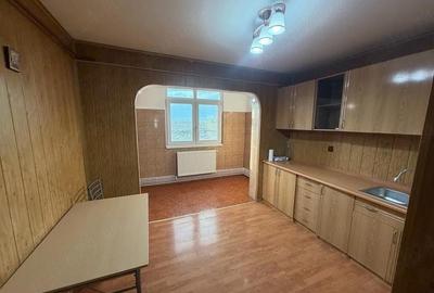 Apartament cu 3 camere decomandat în Galați - 2