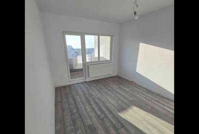 Apartament cu 2 camere decomandat în Păcii