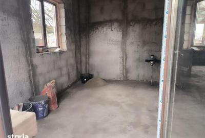 Casă cu 3 camere cu Teren 550 Mp în Central - 2