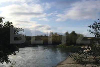 Teren de 25383 mp, în Central - 4