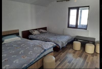Casă cu 6 camere cu Teren 400 Mp în Central - 1