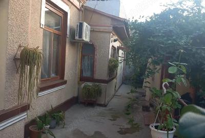 Casă cu 4 camere în Central - 3