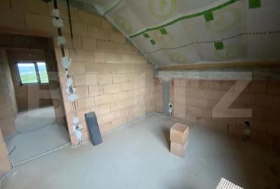 Casă cu 4 camere cu Teren 700 Mp în Aghireș - 2