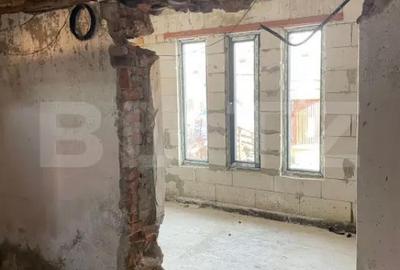 Casă cu 4 camere cu Teren 867 Mp în Central - 2