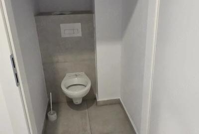 Spațiu comercial, de 83 mp, în Central - 3