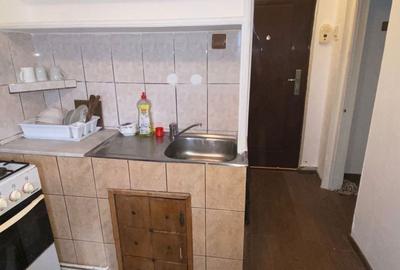 Garsonieră decomandată în Războieni - 4