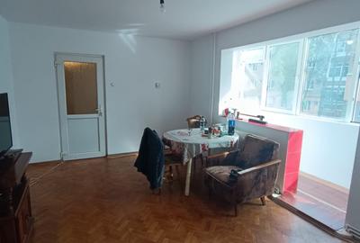 Apartament cu 3 camere în Gheorgheni - 1