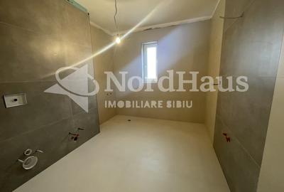 Duplex cu 4 camere cu Teren 264 Mp în Rășinari - 9