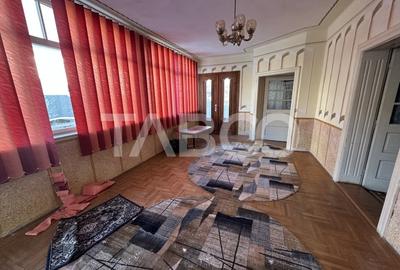 Casa cu potential de investitie 280 mp utili teren liber 2064 Cincu - 3