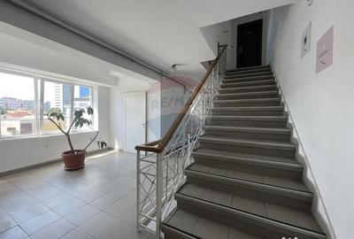 Apartament cu 4 camere decomandat în P-ța Victoriei - 6