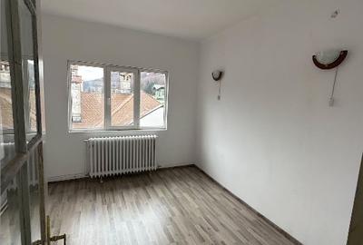 Apartament de vânzare, 5 camere, lângă Internațional, Sinaia - 3