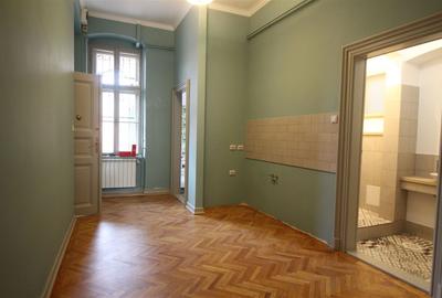 Birou, de 74 mp, în P-ța Unirii - 10