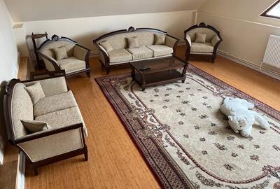 Casă cu 9 camere cu Teren 1430 Mp în Central