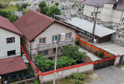 Casă cu Teren 715 Mp în Central - 2