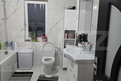 Casă cu 4 camere cu Teren 1500 Mp în Central - 1