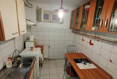 Inchiriez apartament decomandat central, complet mobilat - 3