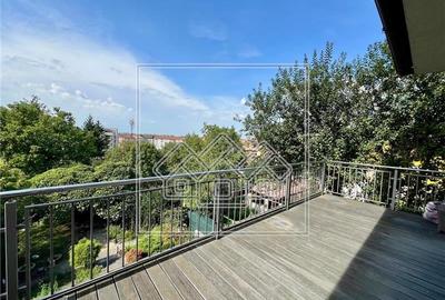 Apartament tip duplex de inchiriat - mobilat, curte - Sub Arini - 1