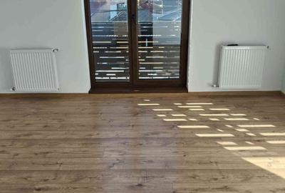 Casă cu 5 camere cu Teren 280 Mp în Brătianu - 4