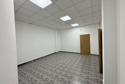 Spațiu comercial, de 222 mp, în Central - 4