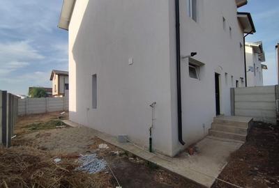 Casă cu 3 camere cu Teren 180 Mp în Central - 2