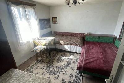 Casă cu 3 camere cu Teren 3400 Mp în Podu Turcului - 3