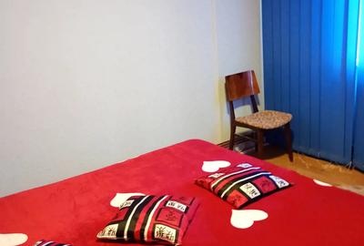 Inchiriez o camera la apartament!!