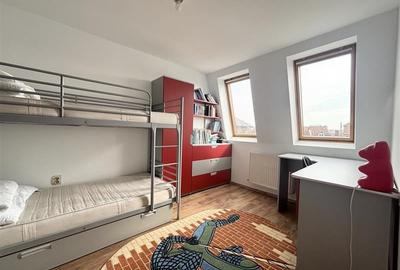Casa spatioasa si bine compartimentata in Velenta  locatie excelenta - 8