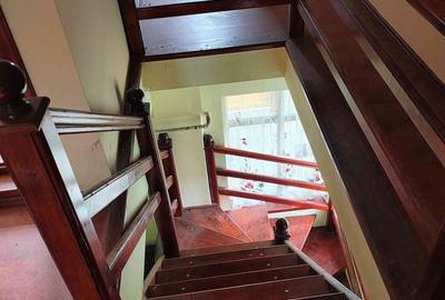 Casă individuală cu 7 camere cu Teren 400 Mp în Central - 13