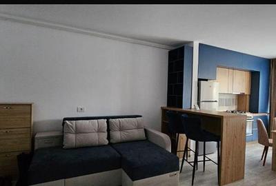 Apartament cu 2 camere nedecomandat, mobilat în Tractorul - 2