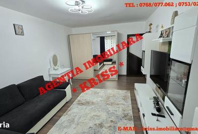 Apartament cu 2 camere decomandat în Teilor