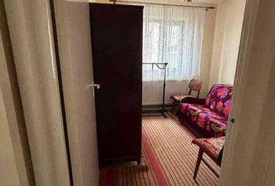 Apartament cu 3 camere decomandat în Huși - 6